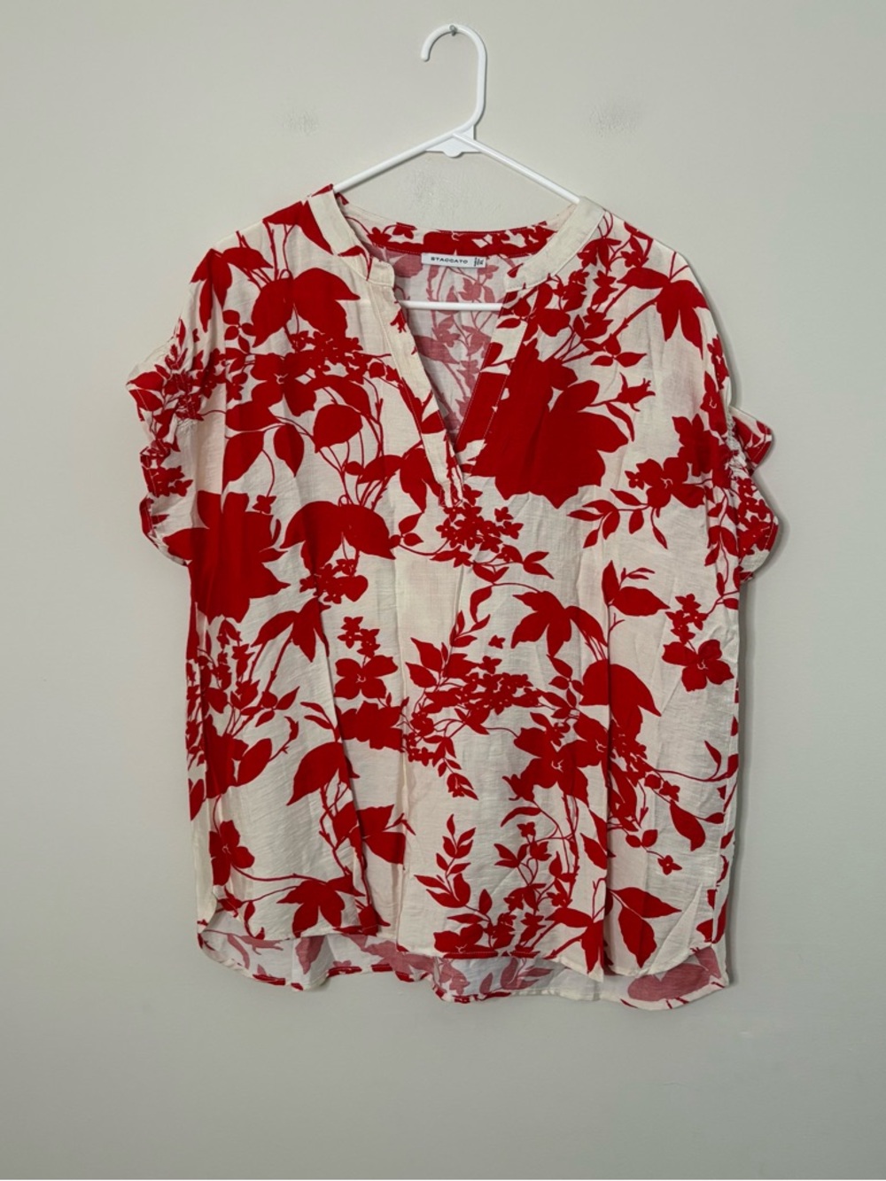 Staccato Women’s XL Red Ivory Floral Shirt Beach Casual Party